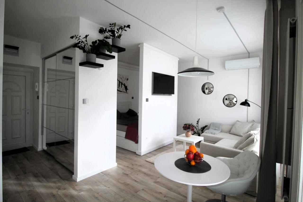 Modern Studio A Belvaros Koezepen Parkoloval- Kata Studioapartman Győr Extérieur photo