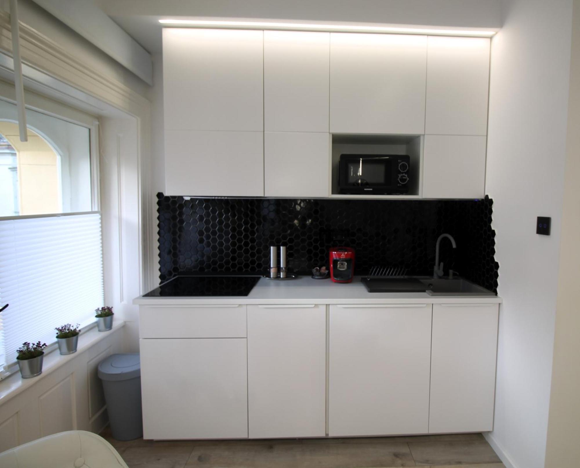 Modern Studio A Belvaros Koezepen Parkoloval- Kata Studioapartman Győr Extérieur photo
