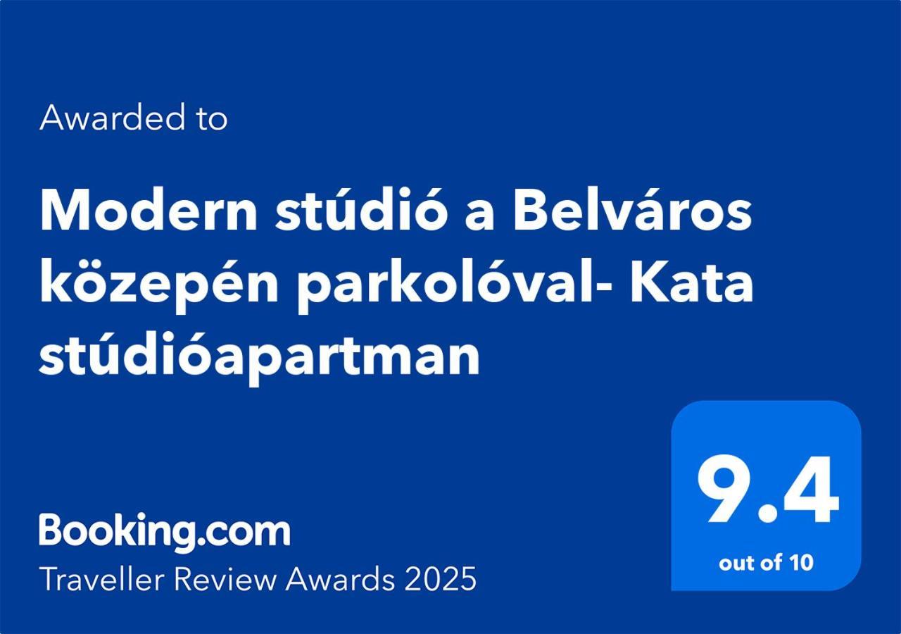 Modern Studio A Belvaros Koezepen Parkoloval- Kata Studioapartman Győr Extérieur photo